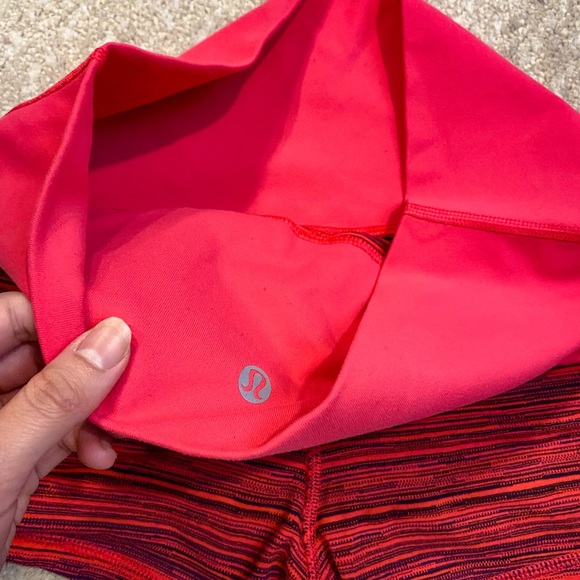 Lululemon reversible red pink shorts - Picture 4 of 4